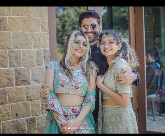 Farhan's daughters dance fiercely at their father's wedding