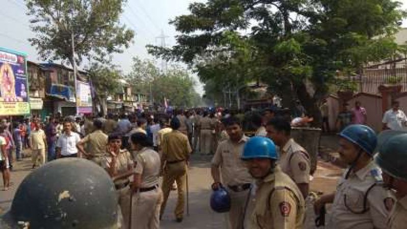 महाराष्ट्र बंद के कारण ट्विटर पर निकला बॉलीवुड सेलेब्स का गुस्सा