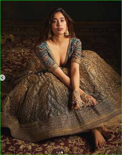 Janhvi Kapoor dressed as bride in a new photoshoot, see pictures