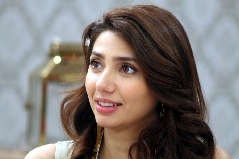 This Pakistani actress shared a fun video of the film 'Raees', Sh...