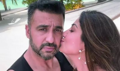 Raj Kundra looks happy for the first time after coming out of jail, is on vacation with his wife