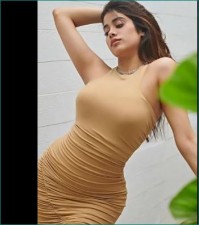 Janhvi Kapoor's new pictures wearing bodycon dress create a buzz
