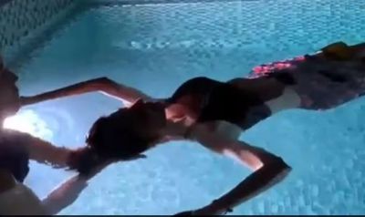 VIDEO : पानी के बीचोबीच उतरी शिल्पा शेट्टी, कहा- माँ की...'