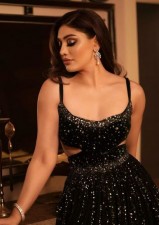 Shefali Jariwala slaying on the seashore in a bodycon dress, see pictures