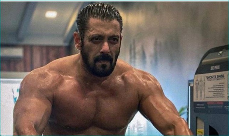 Salman uses fake six pack abs!, KRK shares video