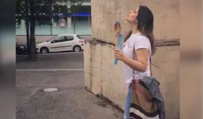 Zareen Khan spotted doing this thing in the middle of Road; see here!