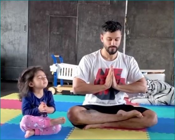 Kunal Khemu preparing daughter for Yoga Day, video going viral