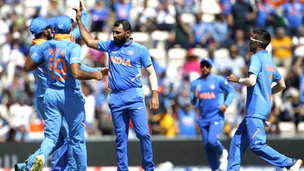 Sunil Gavaskar praises Shami, says he reminds Malcolm Marshall ...