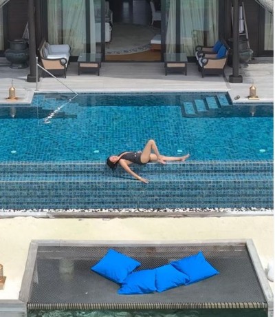 Sushmita enjoying vacation in Maldives, photo in Monokini goes viral