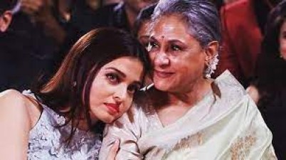 घर में राजनीति से दूर रहना पसंद करती है जया बच्चन, बहू की बात बुरी लगने पर करती है ये काम