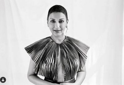 Sonali Bendre appeals fans to focus on phase three, watch video