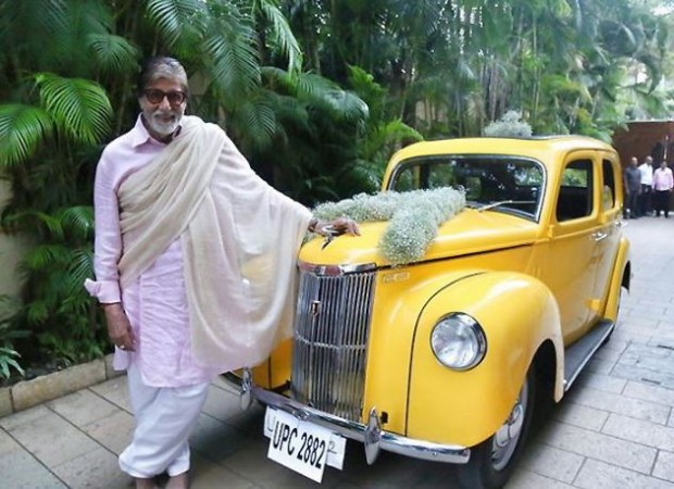 Amitabh shares picture with vintage car, wrote - 'Story of past'