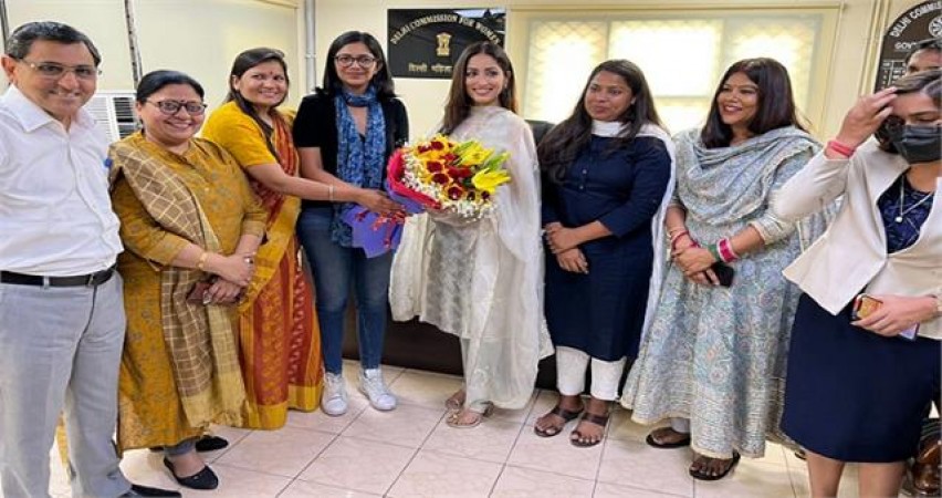 Neha Dhupia and Yami visited the Women's Commission