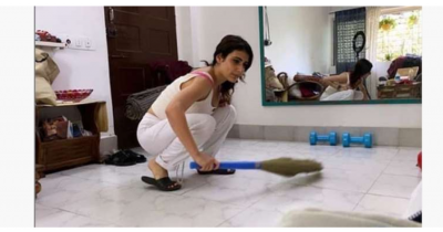 Aamir Khan's daughter spending time by sweeping the house