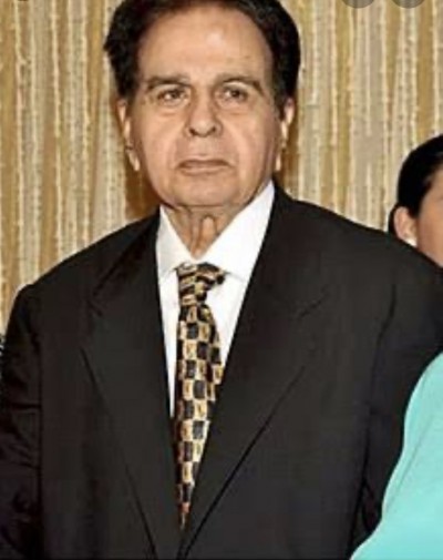 Dilip Kumar supports PM Modi, appeals to stay at home