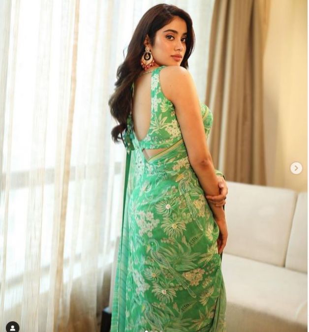 Jhanvi Kapoor seen doom in a green sari, the price will blow your senses