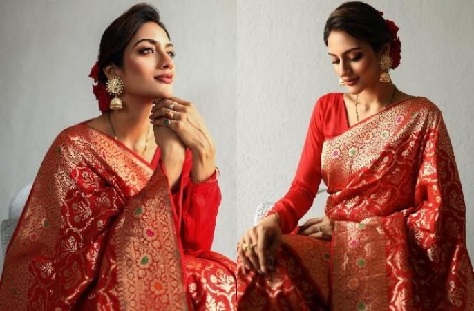 Seeing Nusrat Jahan in a red saree increased the heartbeat of the fans