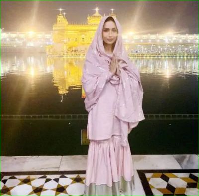 Malaika Arora reached Golden Temple, looking pretty in traditional look