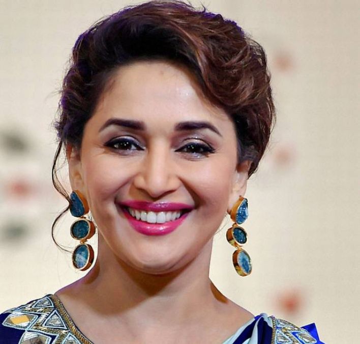 Madhuri Dixit mesmerized fans by playing guitar, husband's style made ...