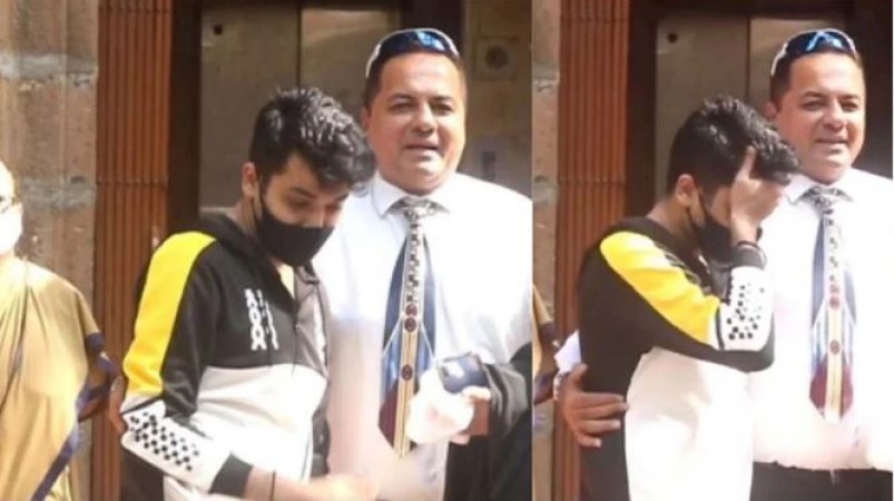 Arbaaz misbehaves with father in front of photographers