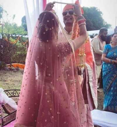 Robin of Mirzapur ties knot with girlfriend, check out pictures here