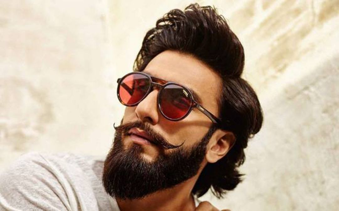 Ranveer Singh trolled for his look, User commented, "Clown" | NewsTrack  English 1