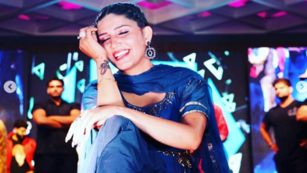 Sapna Choudhary Xxx Se Full Hd Hinde - Sapna Choudhary poses in a sexy dress, fans going crazy | NewsTrack English  1