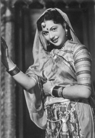 वो समय जब बॉलीवुड की मां कही जाने वाली निरुपा रॉय को लोग समझने लगे थे देवी