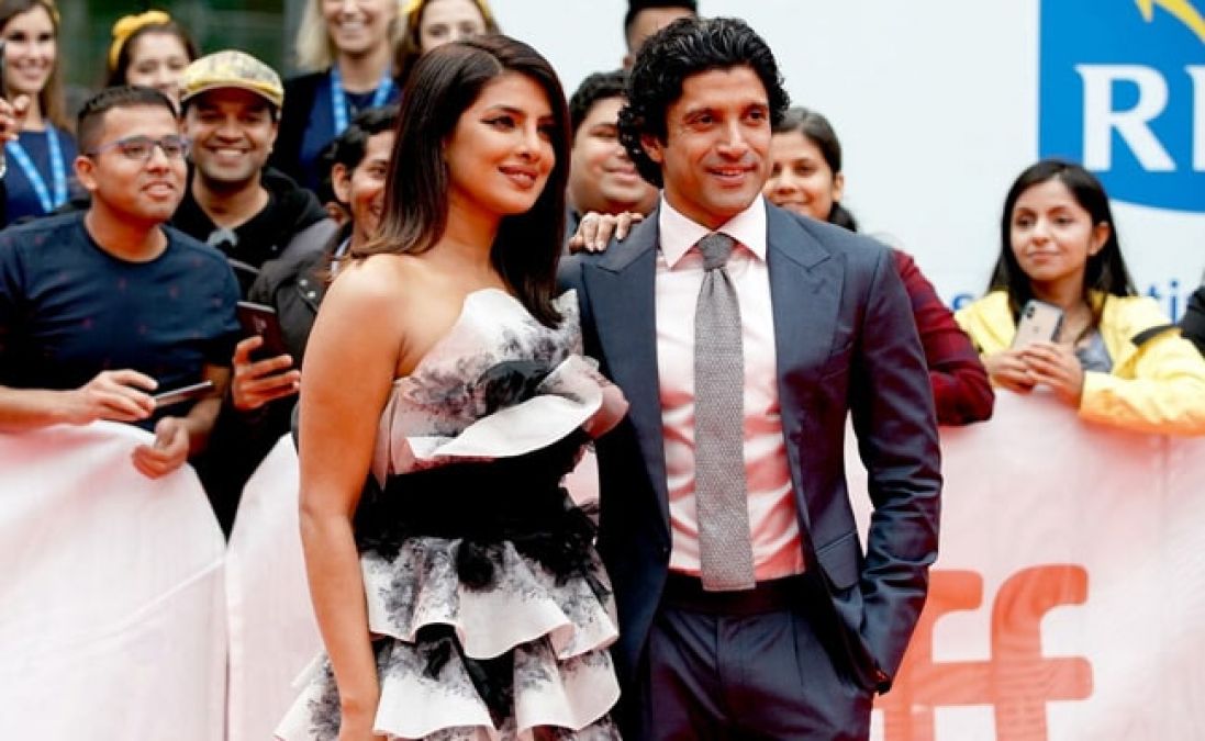 Farhan and Priyanka turn heads at Toronto Film Festival, see photos