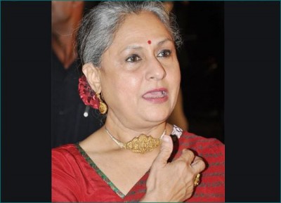 Amitabh Bachchan breaks down as Jaya Bachchan reveals something: Watch