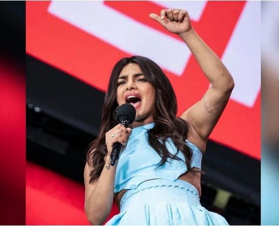 Priyanka Chopra hosted show, audience enthralled by actress look