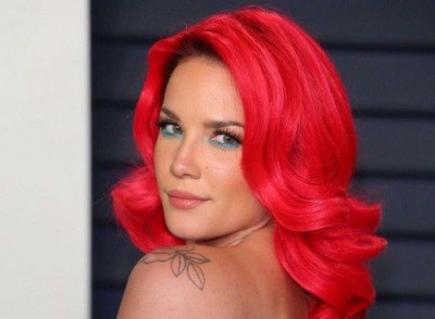 Singer Halsey's big statement, says 'Makeup helped me to deal with a very bad break-up'