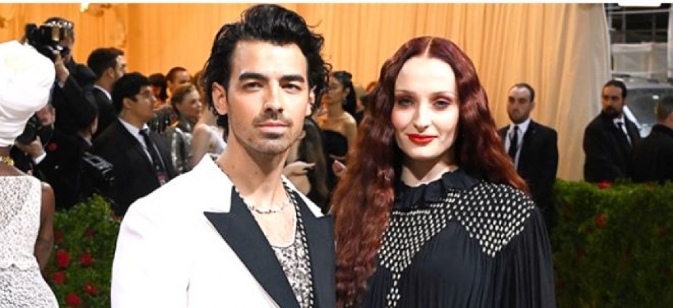 Met Gala 2022: Pregnant Sophie Turner flaunts baby bump alongside husband Joe  Jonas