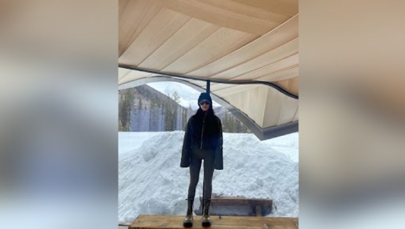 बर्फ के बीच  कर्टनी कार्दशियन  ने बिखेरा अपनी खूबसूरती का जलवा