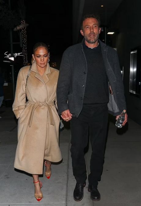 Jennifer Lopez spotted with her boyfriend, See photos