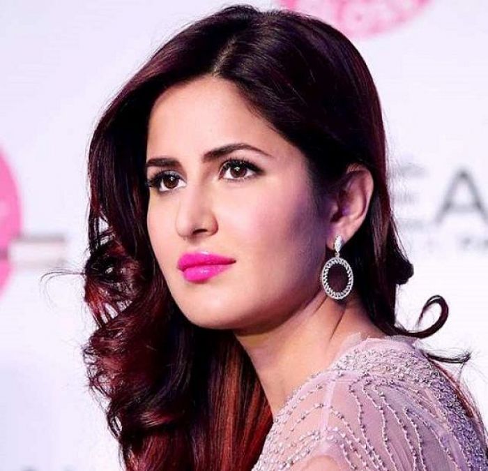 700px x 675px - Katrina Kaif's red hot look takes internet to storm, check out video here |  NewsTrack English 1
