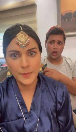 Himanshi Khurana makes funny video with makeup artist, going viral