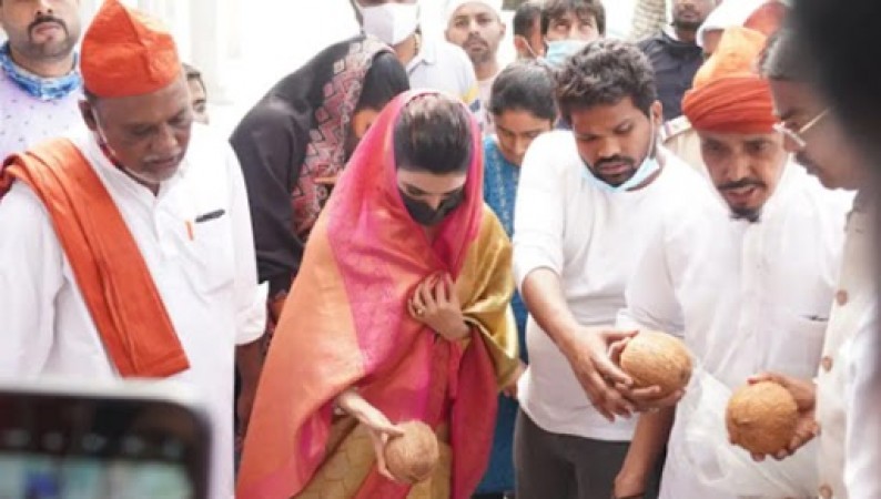 Samantha reached Ameen Peer Dargah after divorce, photos went viral