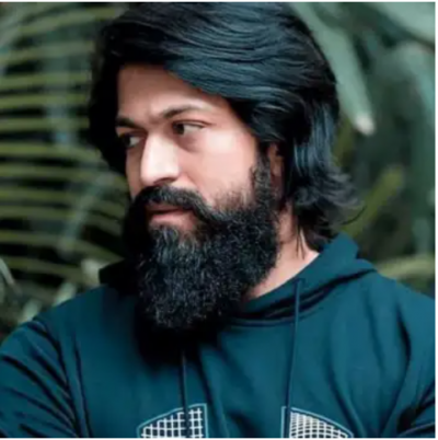 Yash celebrates his 36th birthday with his family