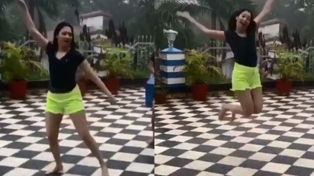 Watch the sexy rain dance of 'Bahubali' Actress Tamanna | NewsTrack English  1