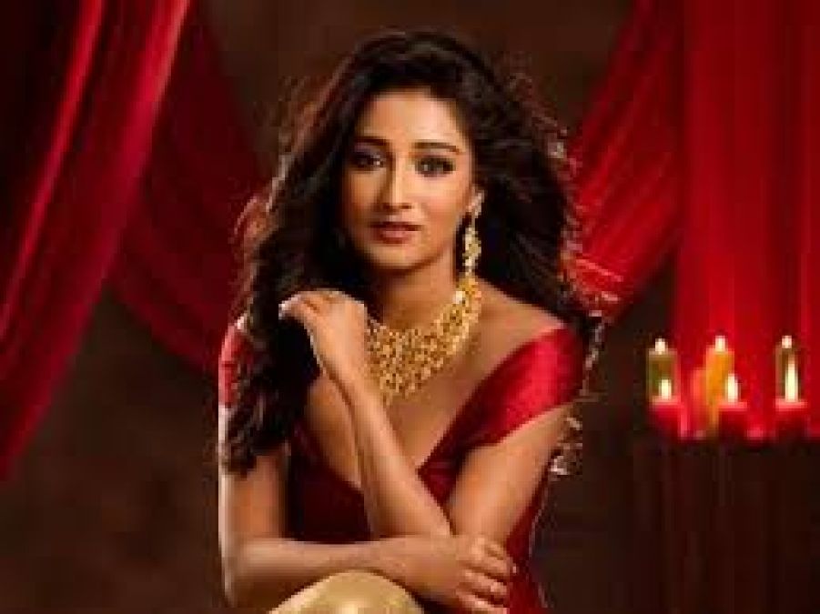 Sayantika Banerjee Xxx Com Video - Sayantika Banerjee shared this funny video on social media | NewsTrack  English 1