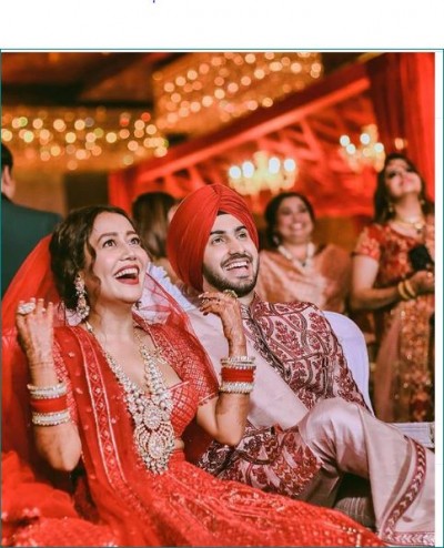 Pics: Neha Kakkar and Rohanpreet Singh jet off for honeymoon