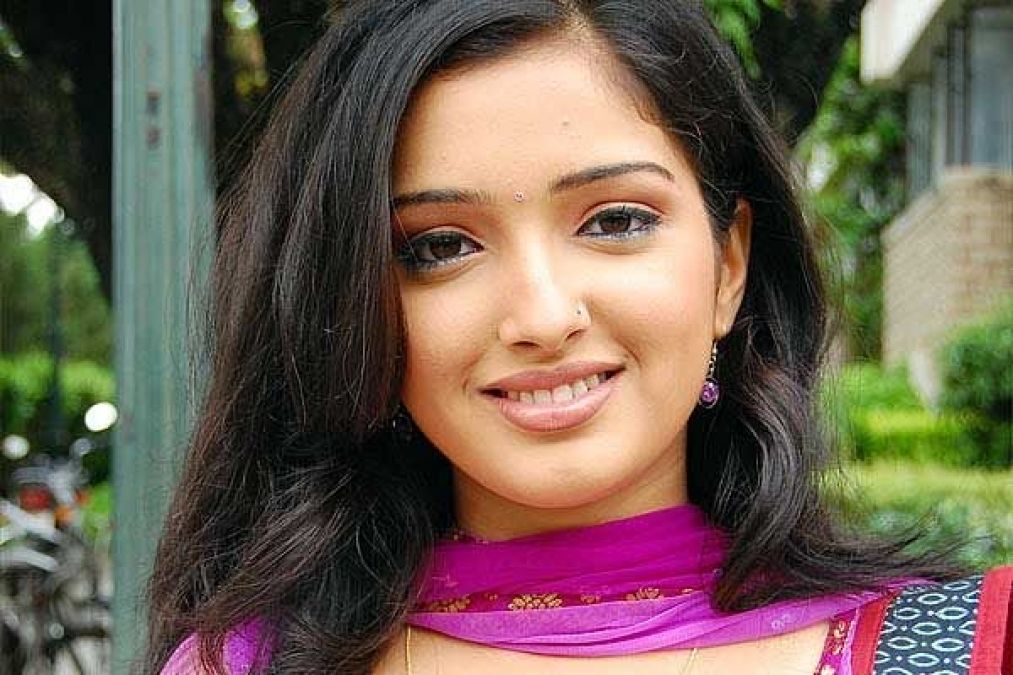 Amrapali Dubey Ka Xxnx Video - Bhojpuri actress Amrapali Dubey looks beautiful, fans praised | NewsTrack  English 1