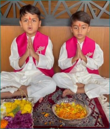 VIDEO: Riteish Deshmukh's children welcomed Ganpati Bappa