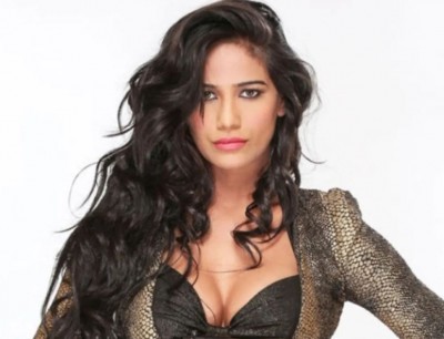 Opening clothes in 'Lock Up' did not work, Poonam Pandey was out of the show