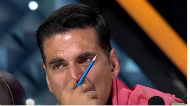 Video: बहन ने भेजा ऐसा मैसेज कि सुनते ही फूट-फूटकर रोने लगे अक्षय कुमार |  NewsTrack Hindi 1