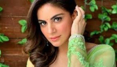 These pictures of Shraddha Arya will make you crave for a beach vacation
