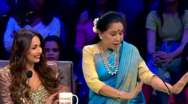 Asha Bhosle seen doing Hrithik Roshan's signature step, VIDEO goes viral