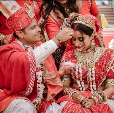 GHKKPM: विराट ने शेयर की अपनी शादी की सबसे खास तस्वीरें