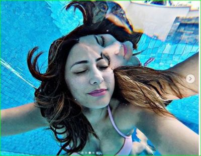 Hina Khan expresses her happiness by sharing underwater selfies from Maldives